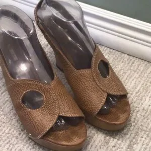 Max Studio | Shoes | Max Studio Platform Wedge Fashion Carmel Brown ...